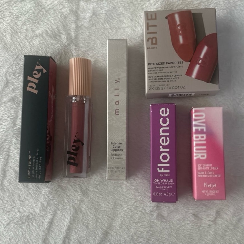 Lip Makeup Bundle